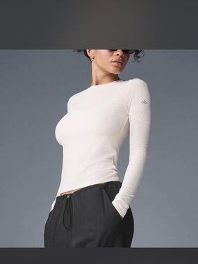 ALO Yoga Ribbed Long Sleeve Crew Neck Top - White